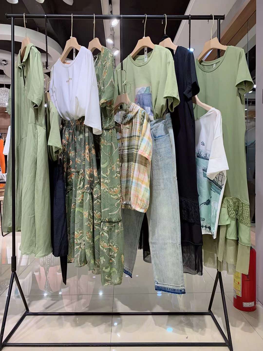 国内一二线品牌丽迪莎22夏品牌折扣女装库存尾货批发  女装折扣  女装尾货批发