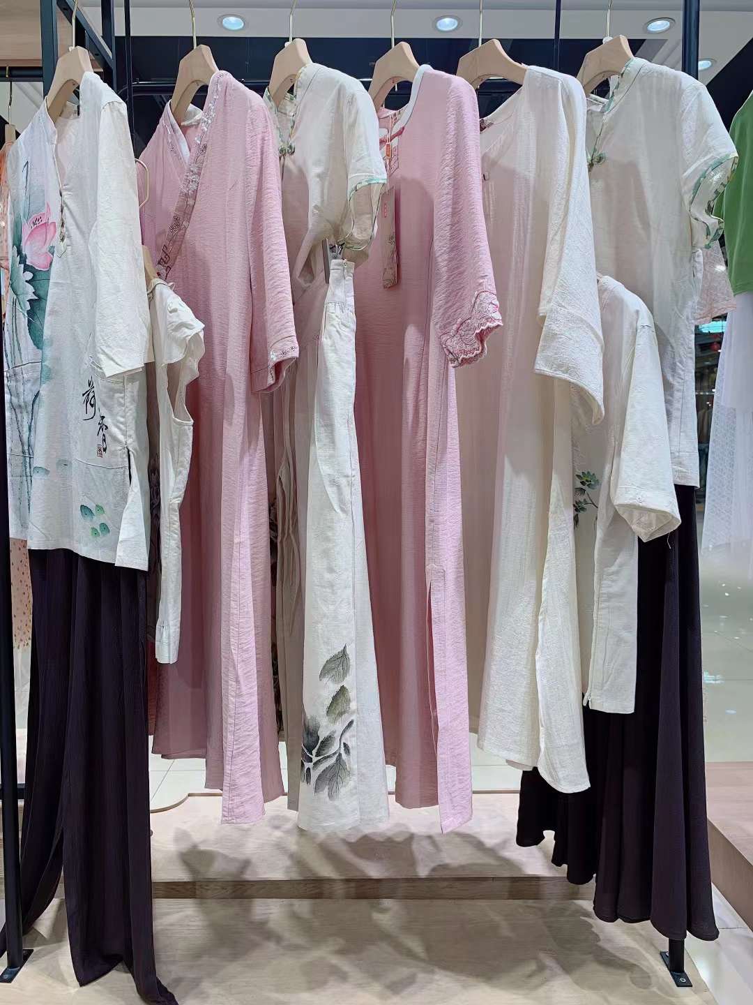 时尚女装木棉道2022夏大牌品牌折扣女装尾货走份批发  女装折扣  女装尾货批发  女装库存尾货批发