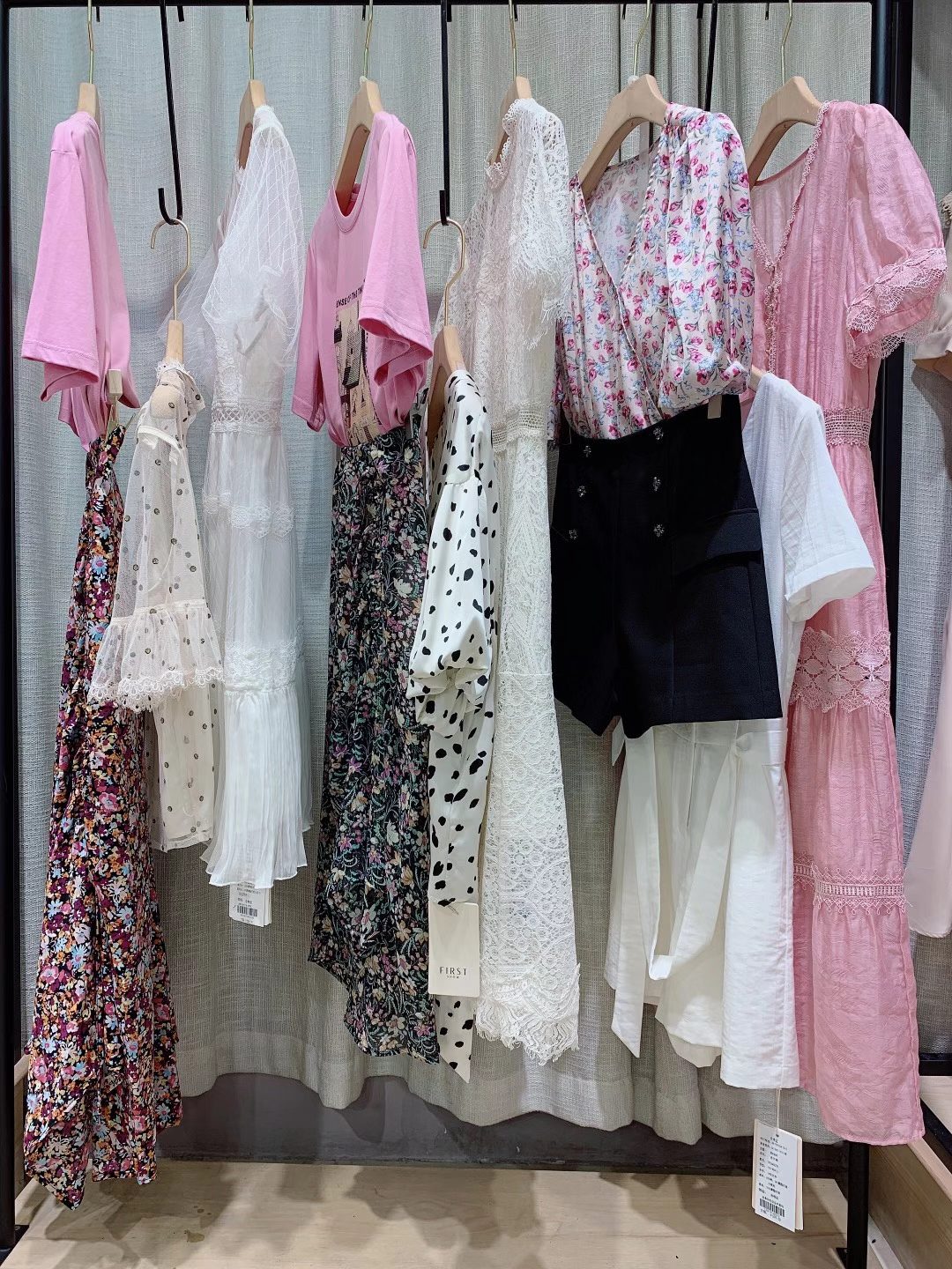 知名设计师品牌伊袖2022夏品牌女装折扣尾货批发  女装尾货批发  女装库存尾货批发