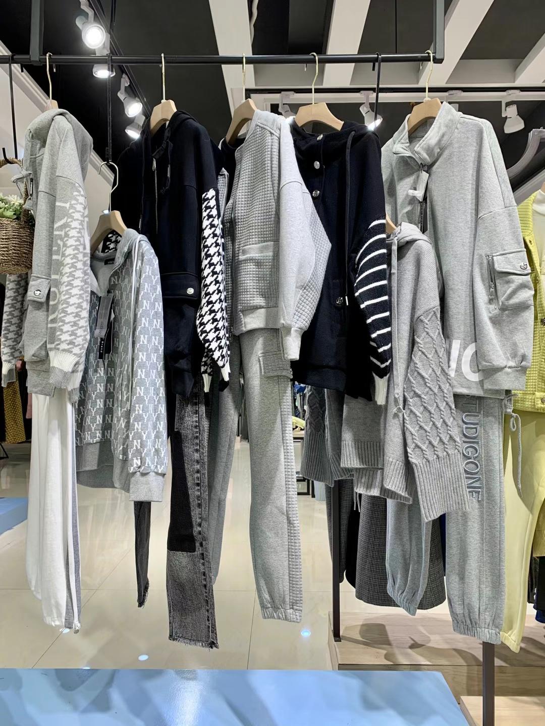 高端品牌时风国际2022春折扣女装尾货电商进货渠道批发  女装折扣  女装尾货批发  女装库存尾货批发
