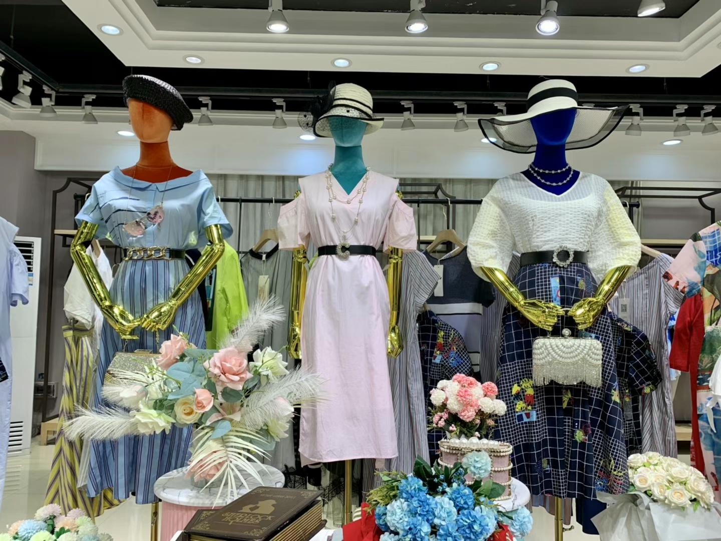轻奢大牌女装熙然2022春夏品牌折女装扣尾货供应商  女装折扣  女装尾货批发  女装库存尾货批发