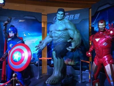 网红美国队长英雄联盟出租静态玻璃模型出租出售  灯光展  光影展  静态玻璃钢