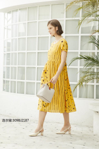 直播品牌女装批发基地 撤柜品牌库存女装嘉彩尾货货源