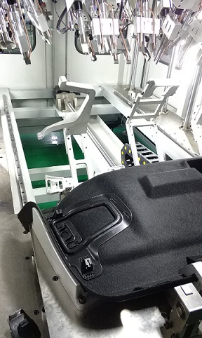 汽车尾门盖板地毯超声波焊接机  尾门盖板地毯焊接机  汽车内饰焊接机