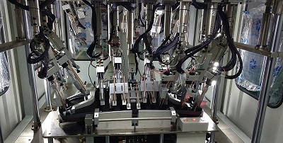 汽车尾门盖板地毯超声波焊接机  尾门盖板地毯焊接机  汽车内饰焊接机