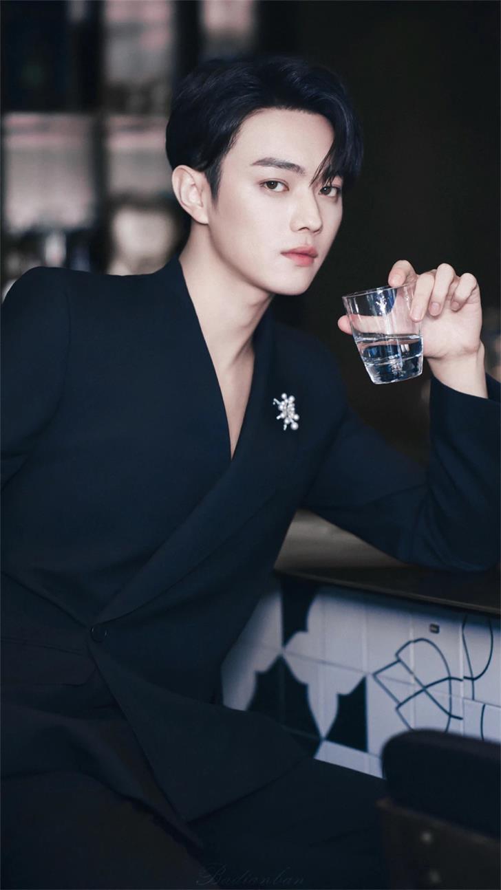 许凯代言 许凯商演 许凯植入 许凯祝福视频&nbsp;&nbsp;明星翻包&nbsp;&nbsp;明星代言&nbsp;&nbsp;明星商务