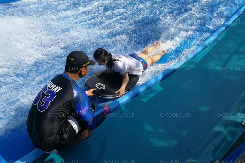水乐园模拟滑板水上冲浪体育馆室内恒温人造冲浪池定制 滑板冲浪 移动式便携冲浪机