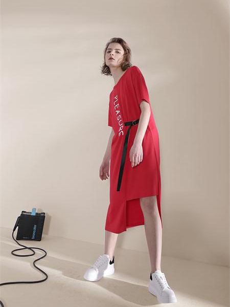 知名品牌诉求 2022品牌折扣女装库存尾货批发  女装折扣  女装尾货批发