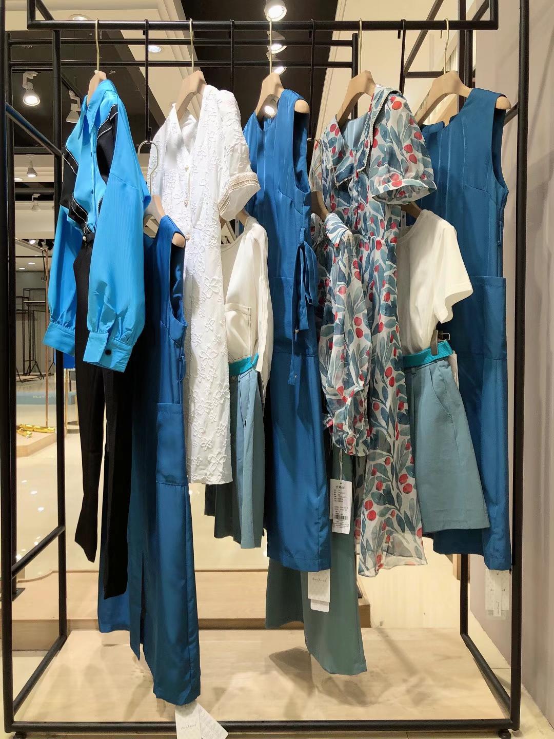 香纳儿2022春剪标品牌折扣女装尾货清仓打包走份  女装折扣  女装尾货批发  女装库存尾货批发