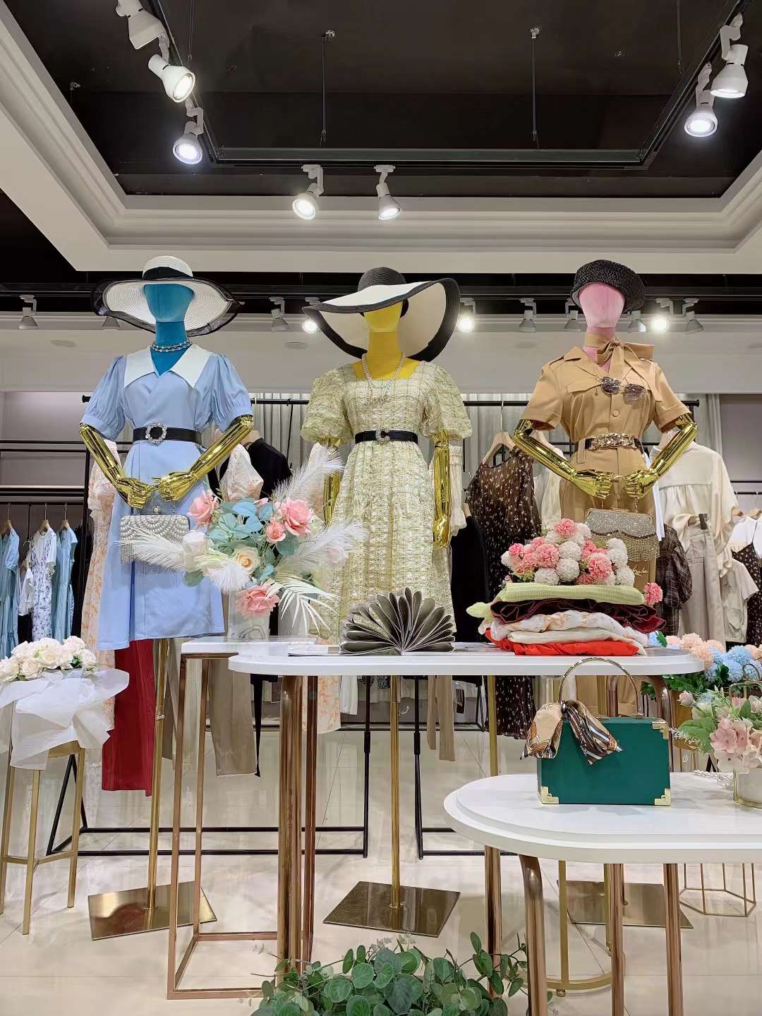 时尚简约品牌凯恩22夏专柜下架女装折扣尾货库存批发  女装尾货批发  女装库存尾货批发