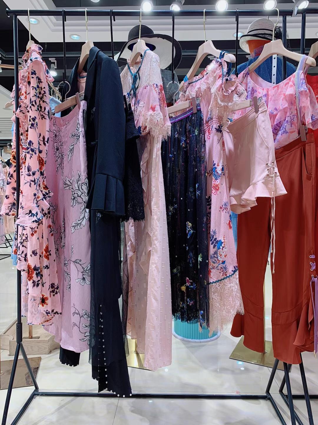 中淑女品牌斐格思2022女装折扣尾货一手货源批发供应商  女装尾货批发  女装库存尾货批发