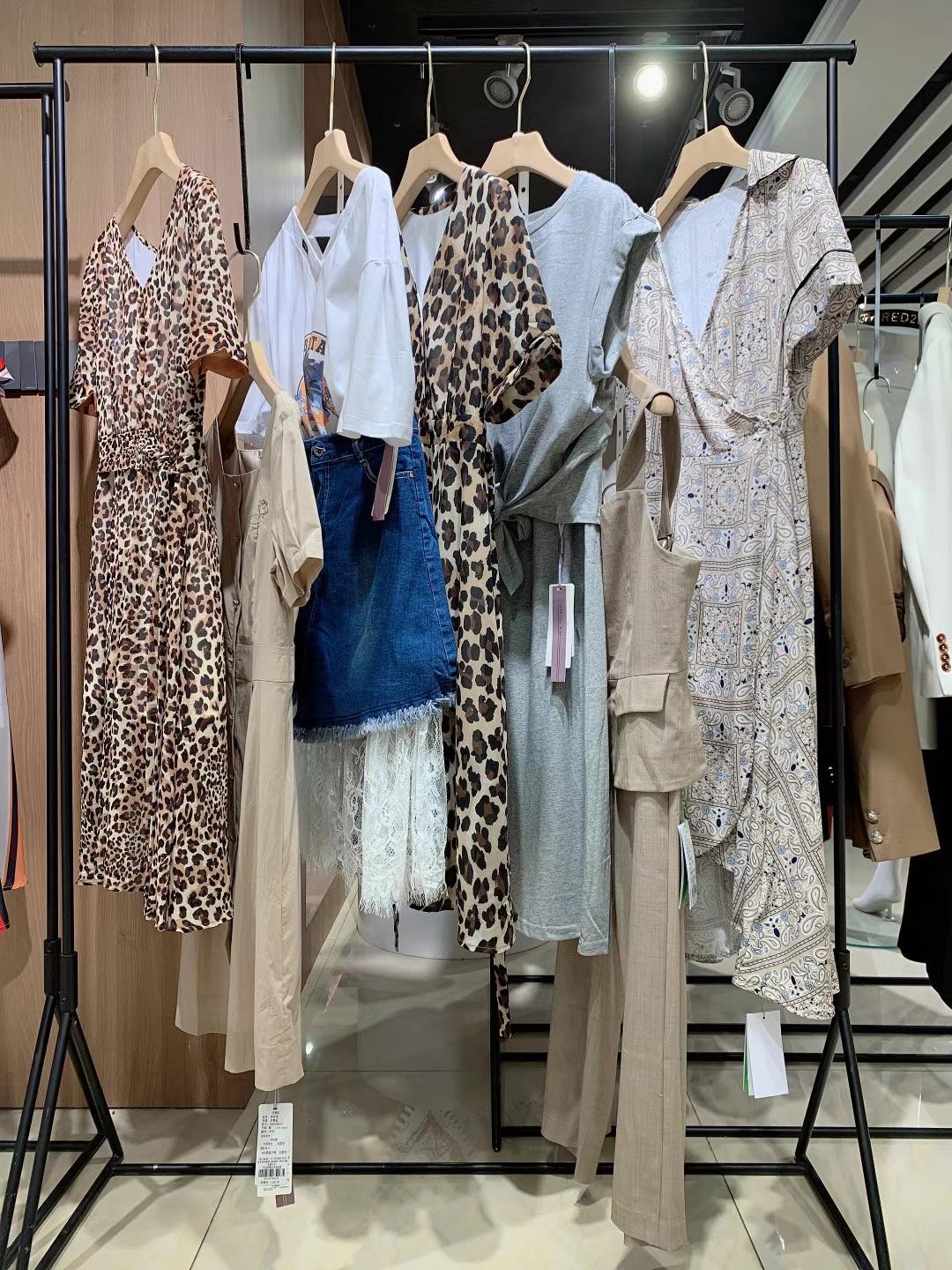 品牌金粉名裳2022夏品牌女装折扣尾货库存批发货源  女装尾货批发  女装库存尾货批发
