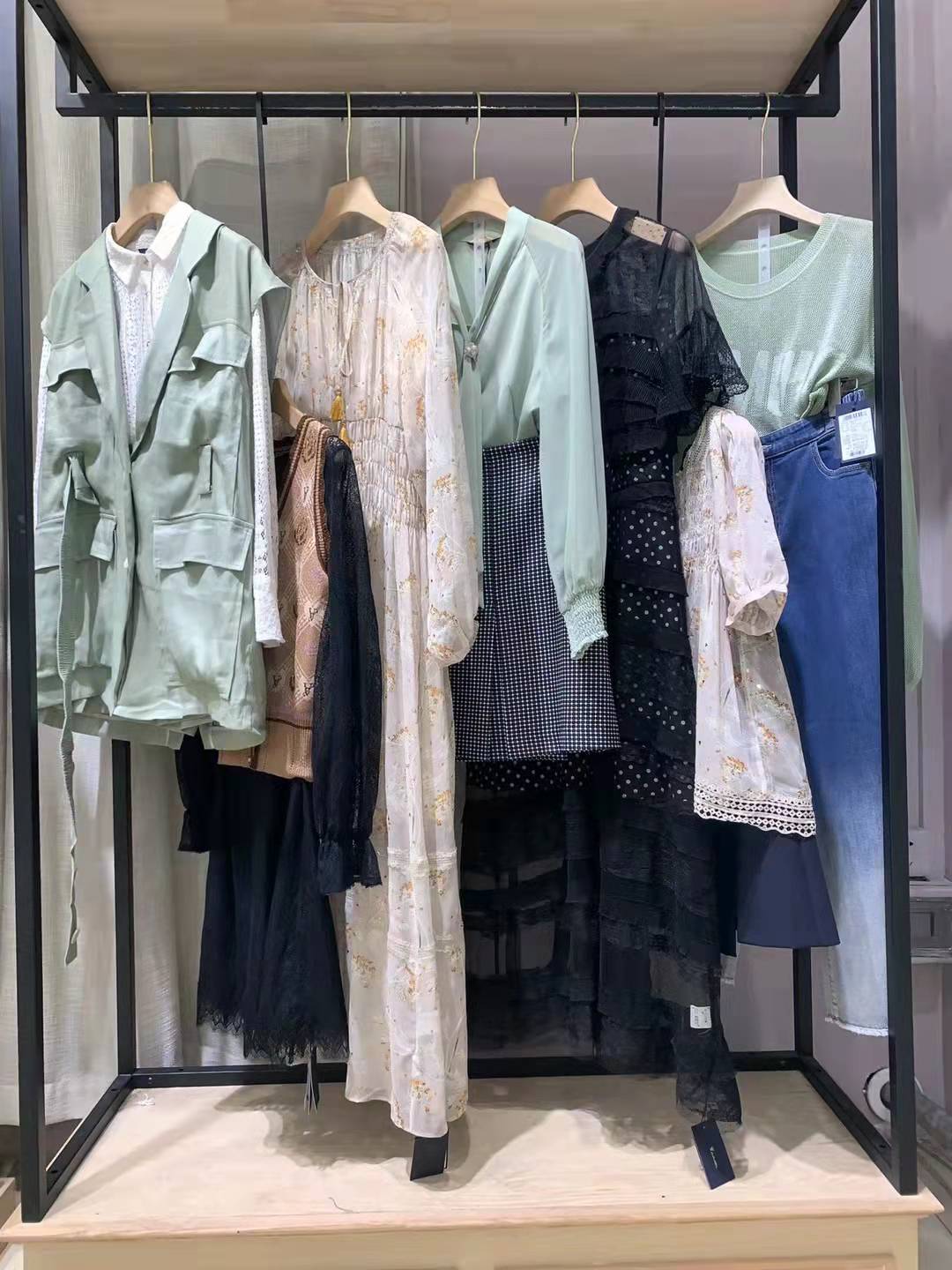 品牌芮玛2022品牌女装撤柜下架尾货直播货源批发  女装折扣  女装尾货批发  女装库存尾货批发