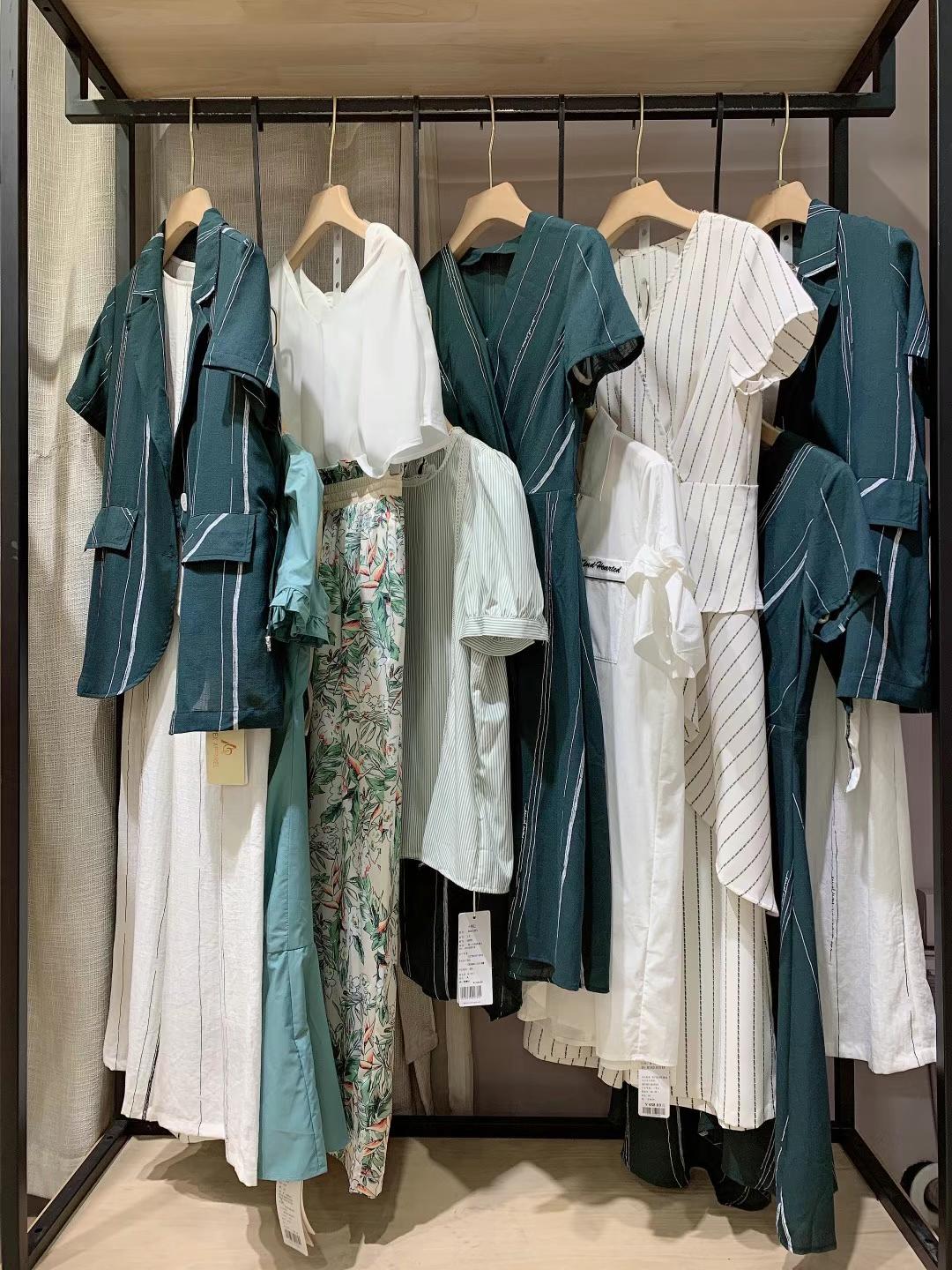 品牌女装贝银2022夏品牌女装折扣店玩会批发市场  女装尾货批发  女装库存尾货批发