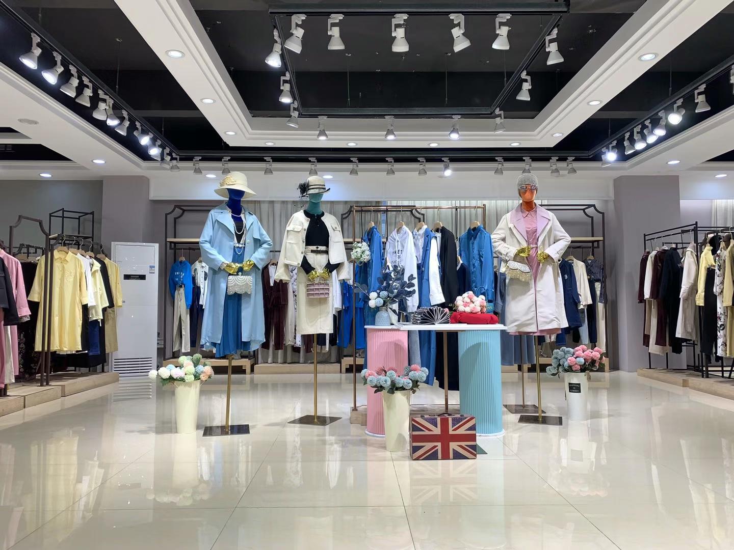 一二线品牌女装 白茶 2022折扣女装尾货一手货源批发  女装折扣  女装尾货批发  女装一手货源