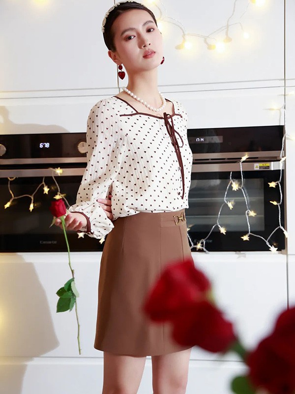 品牌卡芙芮2022品牌女装折扣尾货货源批发供应商  女装尾货批发  女装库存尾货批发