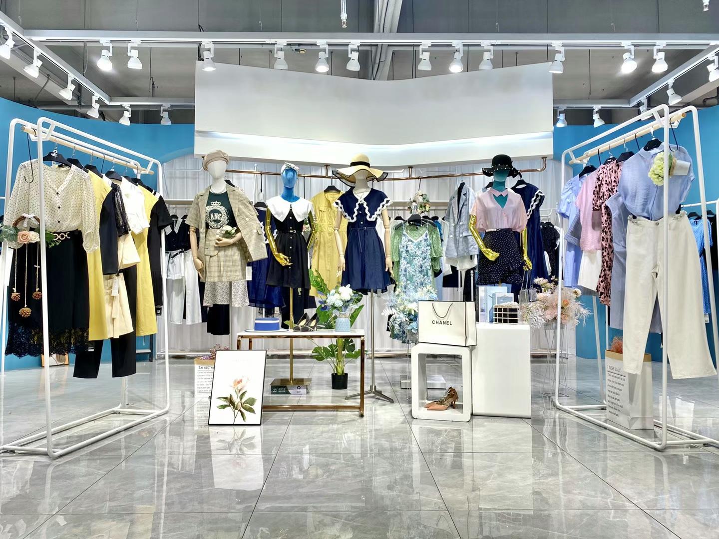 时尚货品莫乂2022夏精品折扣女装库存尾货批发  女装折扣  女装尾货批发