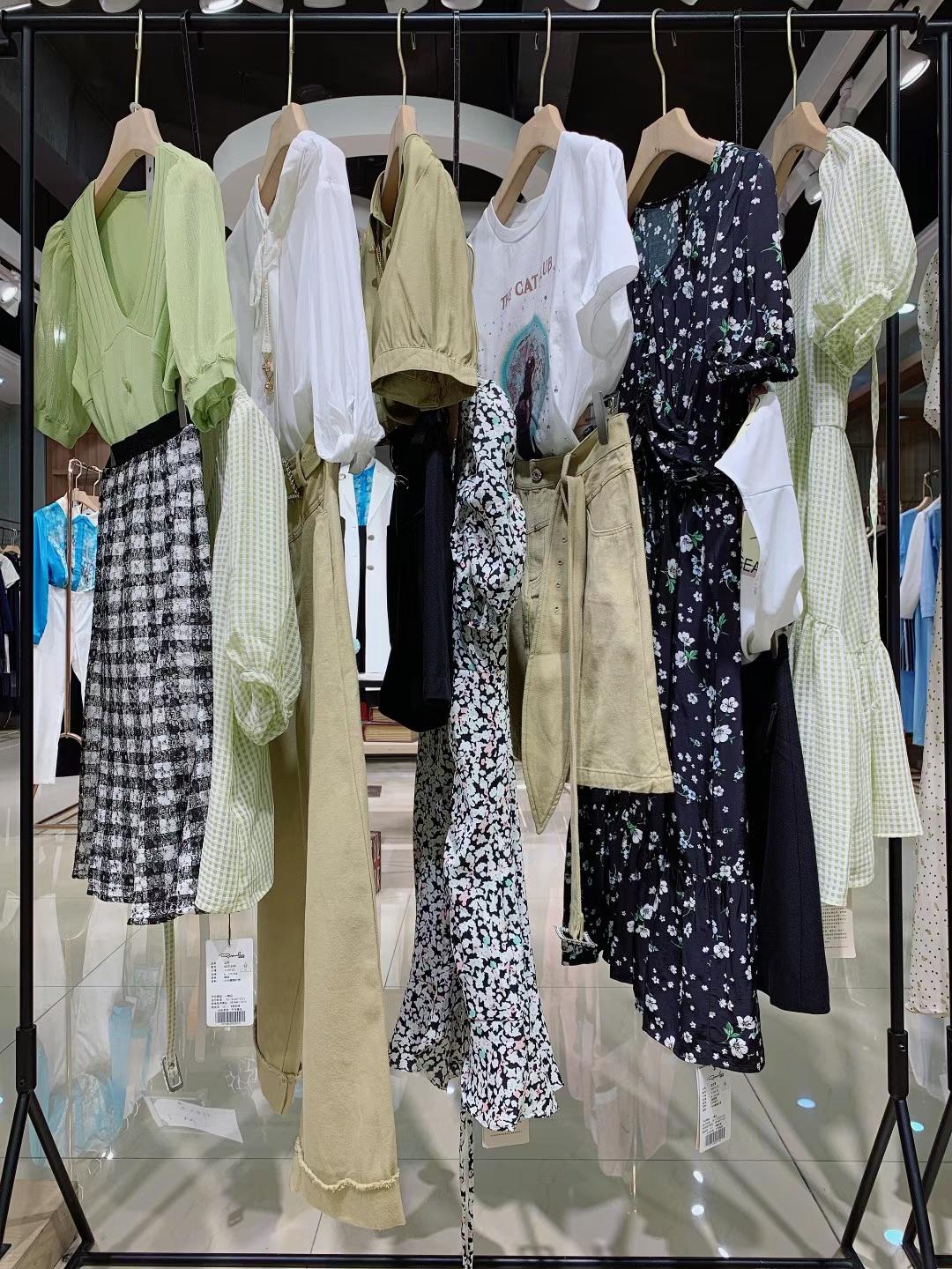 深圳设计师品牌朗斯莉2022春大牌女装折扣尾货批发  女装尾货批发  女装库存尾货批发