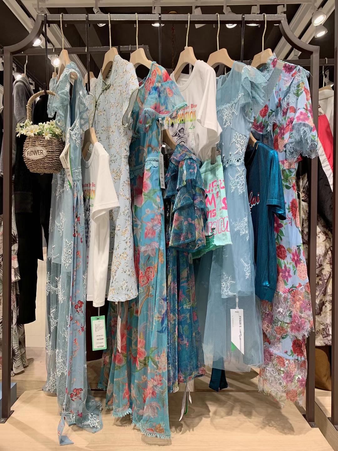 品牌马克华菲2022品牌折扣女装尾货货源批发基地  女装折扣  女装尾货批发  女装库存尾货批发