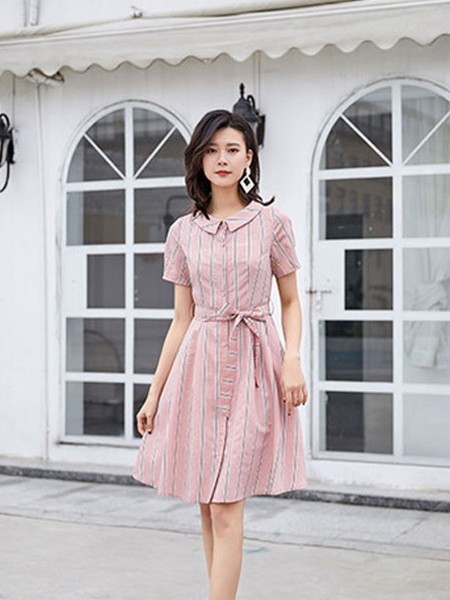 时尚品牌迪思兰柏2022折扣女装尾货一手货源走份批发  女装折扣  女装尾货批发  女装一手货源