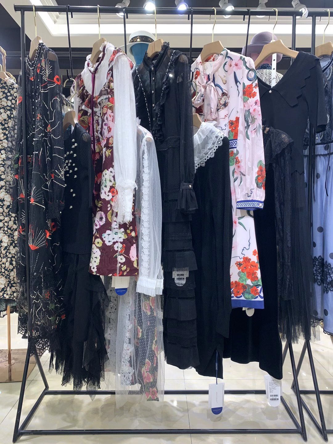 杰茜卡的秘密2022浙江大牌品牌  剪标品牌女装尾货货源  女装折扣  女装尾货批发  女装库存尾货批发