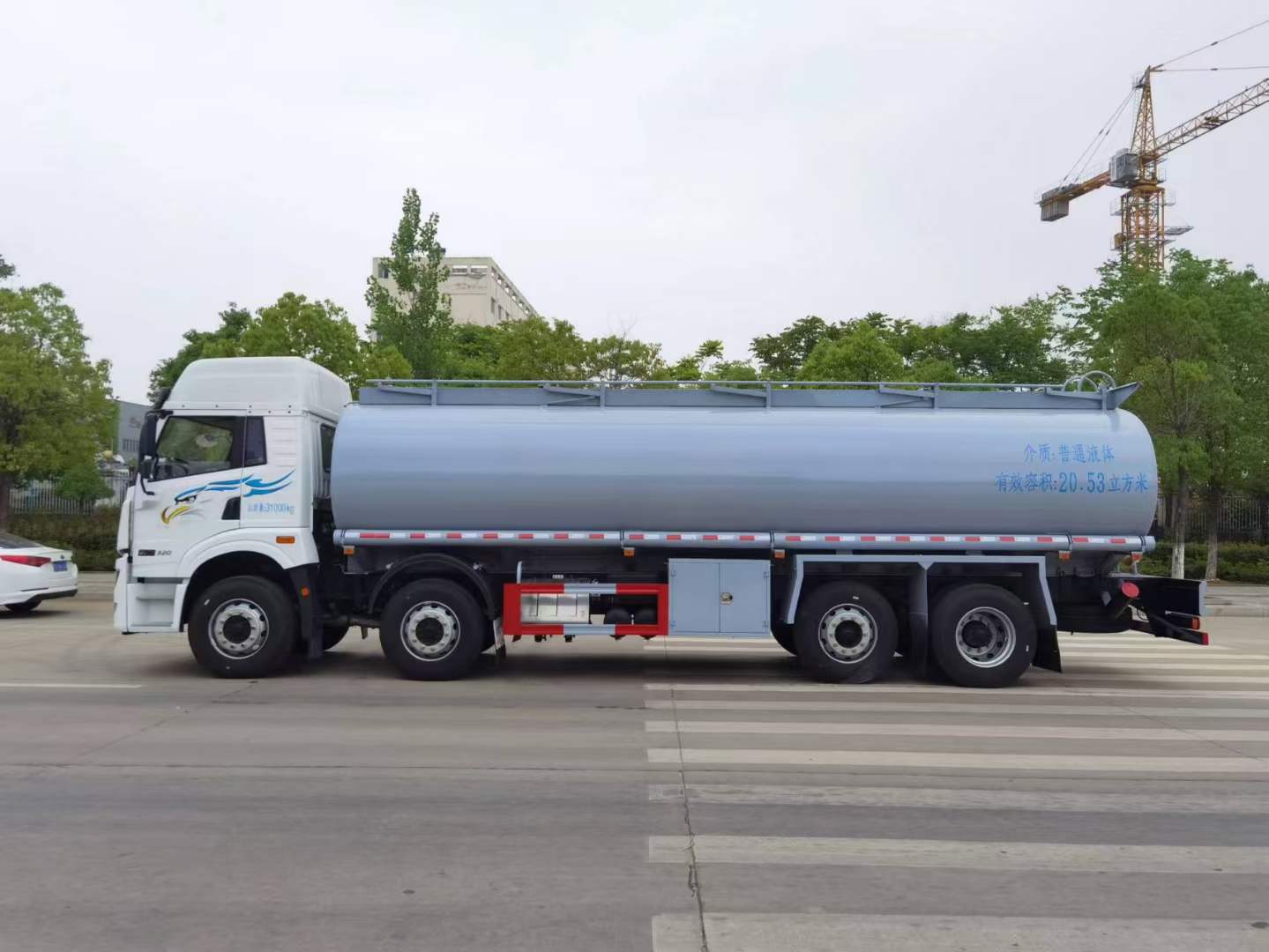 解放牌前四后六普通液体运输车  国六  供液车