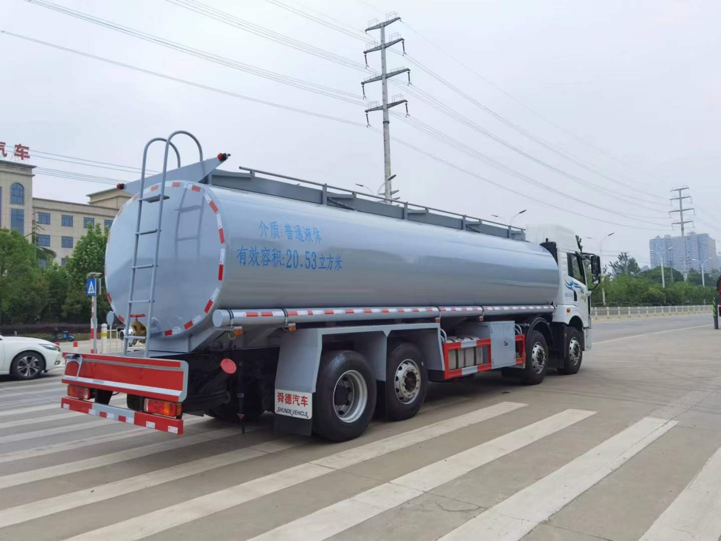 解放牌前四后六普通液体运输车  国六  供液车