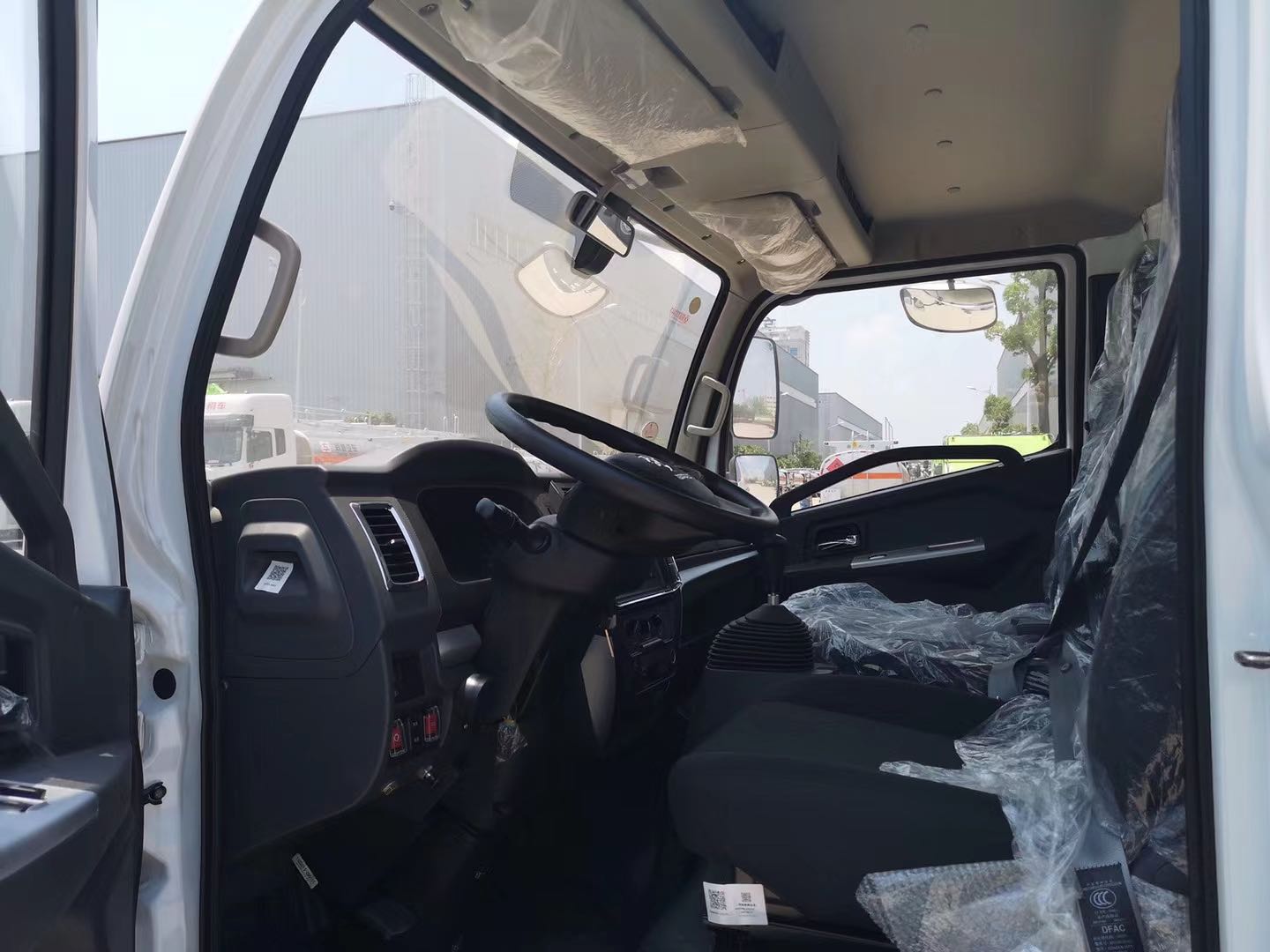 国六F7云内150马力同威8.5方加油车  东风