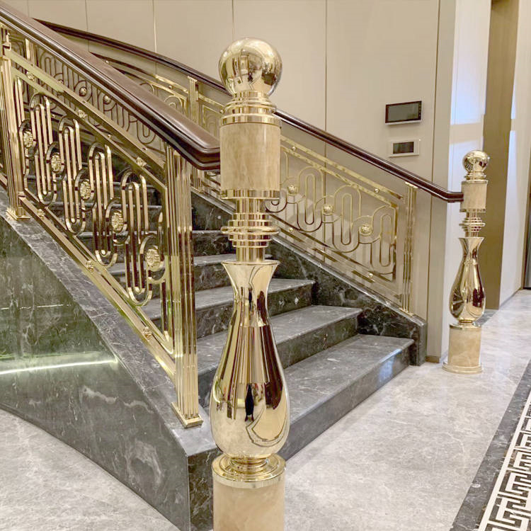 别墅装饰铝艺雕花楼梯扶手展示得意人生  铝艺楼梯护栏订做厂家  弧形铝艺楼梯护栏  铝楼梯厂家