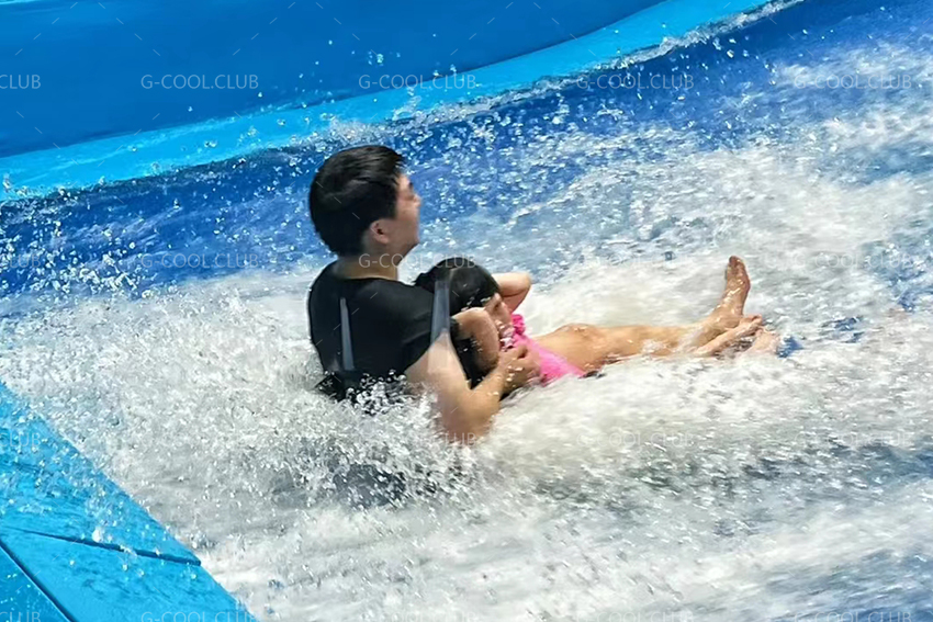 极酷滑板冲浪厂家打造室内冲浪体验馆冲浪模拟器&nbsp;&nbsp;极酷冲浪设备怎么样&nbsp;&nbsp;滑板冲浪设备价格&nbsp;&nbsp;冲浪设备现场安装