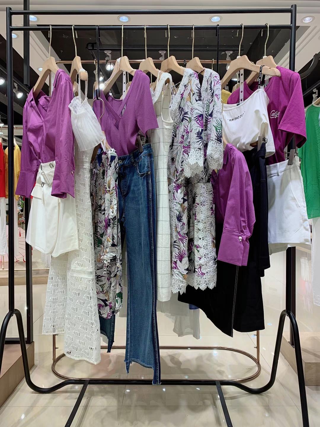 国内品牌艾托奥2022夏品牌女装折扣尾货走份批发  女装尾货批发  女装库存尾货批发