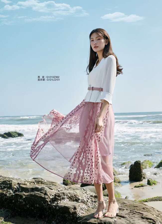 知名女装歌贝美2022折扣尾货一手货源批发市场  女装折扣  女装尾货批发  女装库存尾货批发
