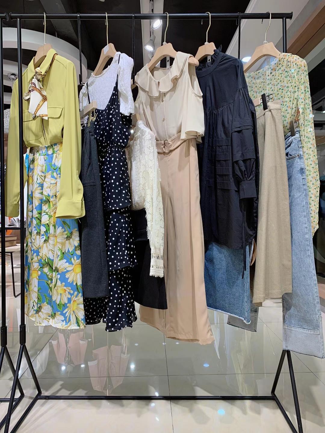 精品女装折扣夕紫荷22夏品牌女装折扣尾货批发供应商  女装尾货批发  女装库存尾货批发