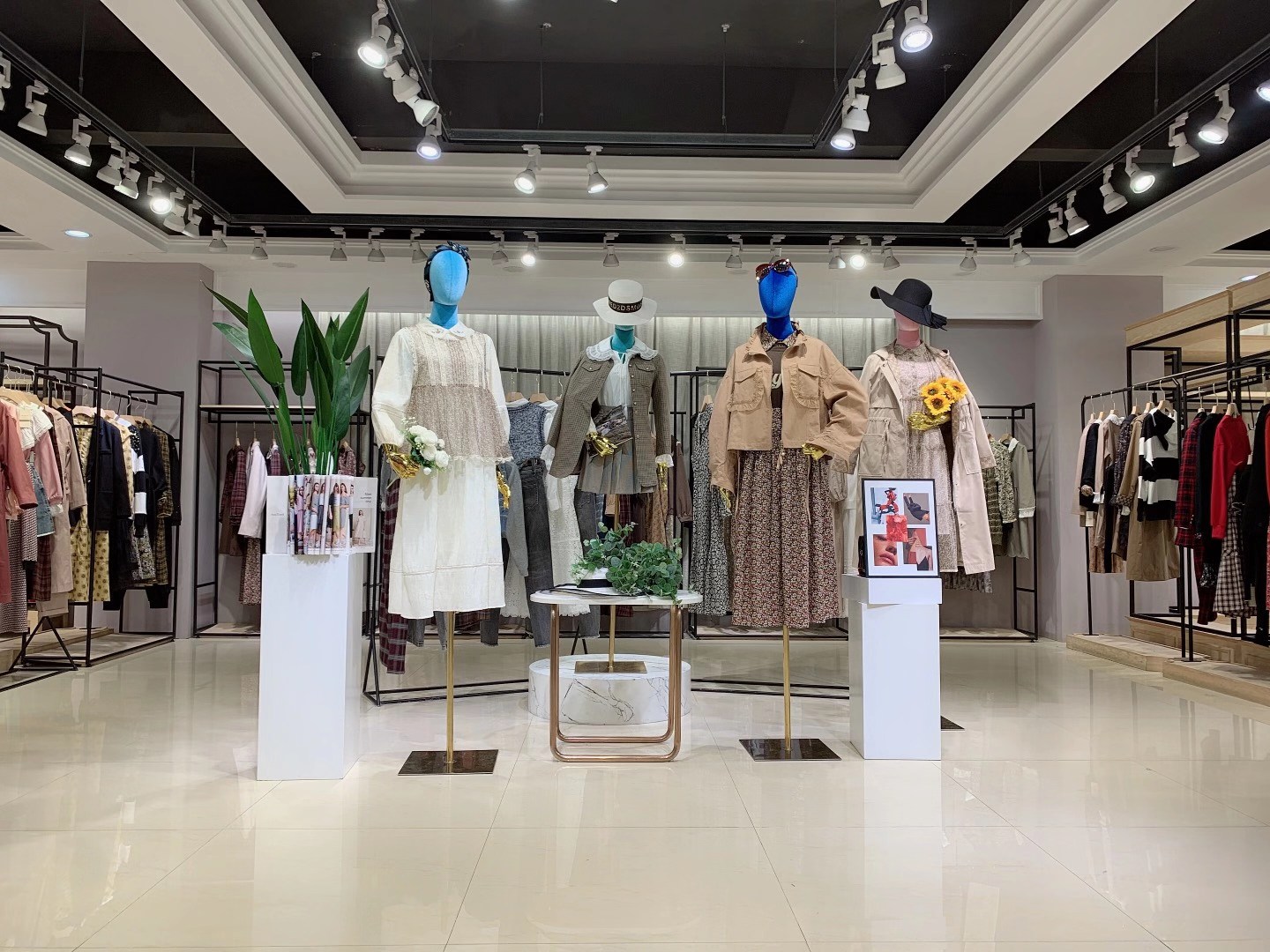 香港知名品牌芭依璐2022秋折扣女装电商实体店拿货渠道  女装折扣  女装尾货批发  女装库存尾货批发