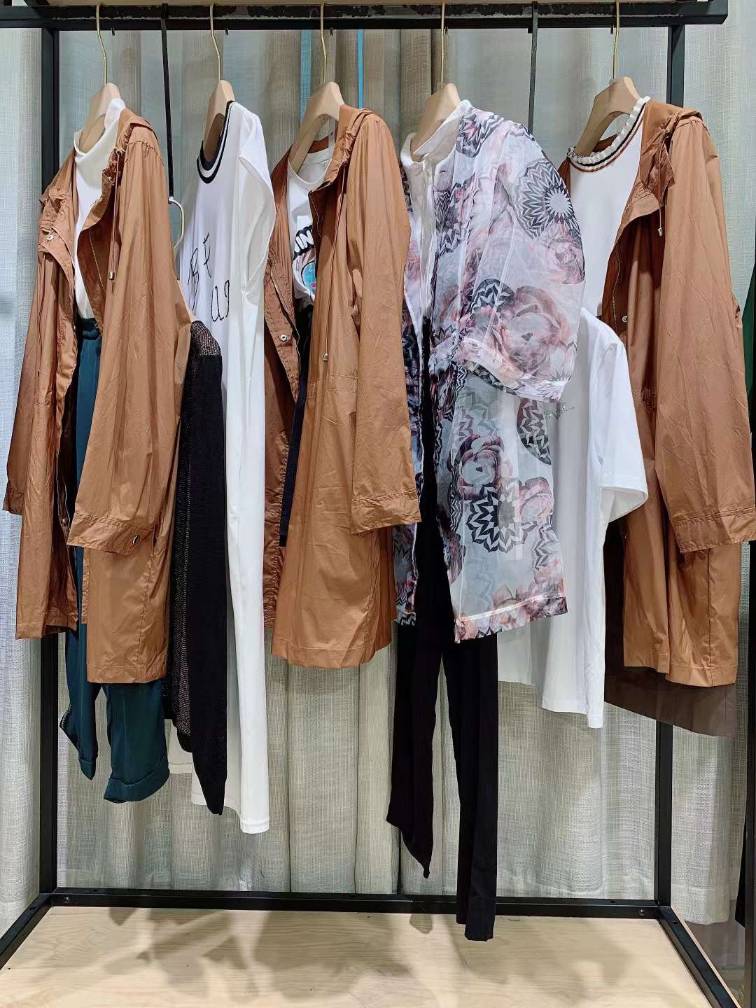 轻奢品牌玖姿2022女装折扣尾货一手货源批发渠道  女装尾货批发  女装库存尾货批发