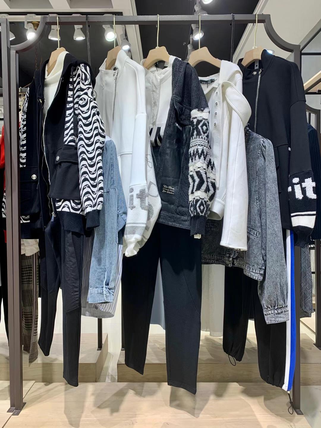 品牌时风国际2022秋折扣女装尾货电商进货渠道批发  女装折扣  女装尾货批发  女装库存尾货批发