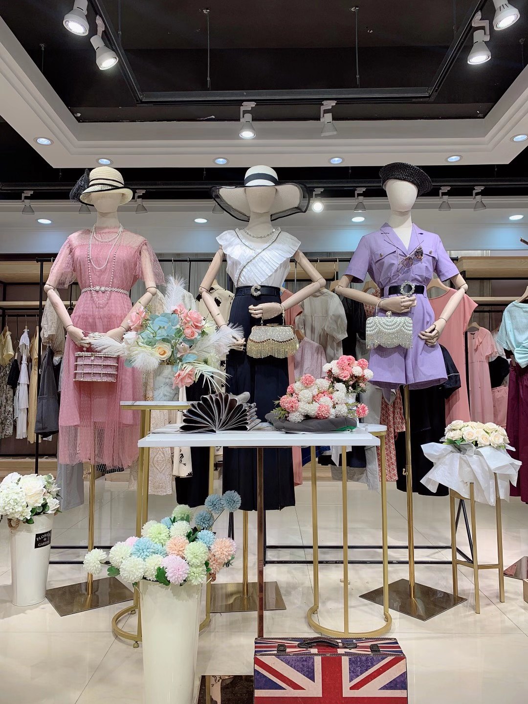 高端品牌华丹妮2022折扣女装尾货一手货源批发渠道  女装折扣  女装尾货批发  女装库存尾货批发