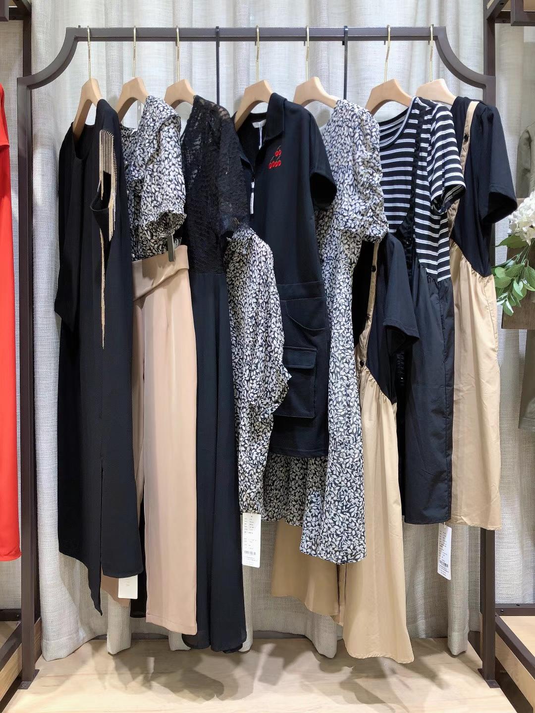 精品品牌迪丝雅2022夏品牌折扣女装实体进货货源  女装折扣  女装尾货批发  女装库存尾货批发