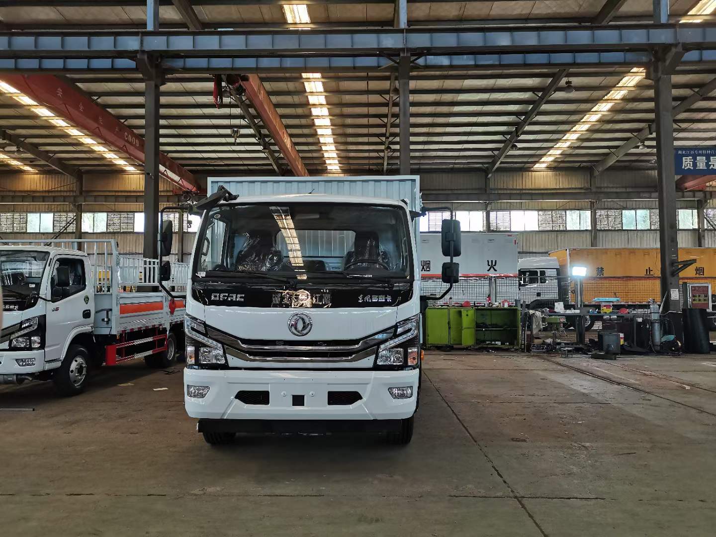 东风多利卡单桥气瓶运输车  国六