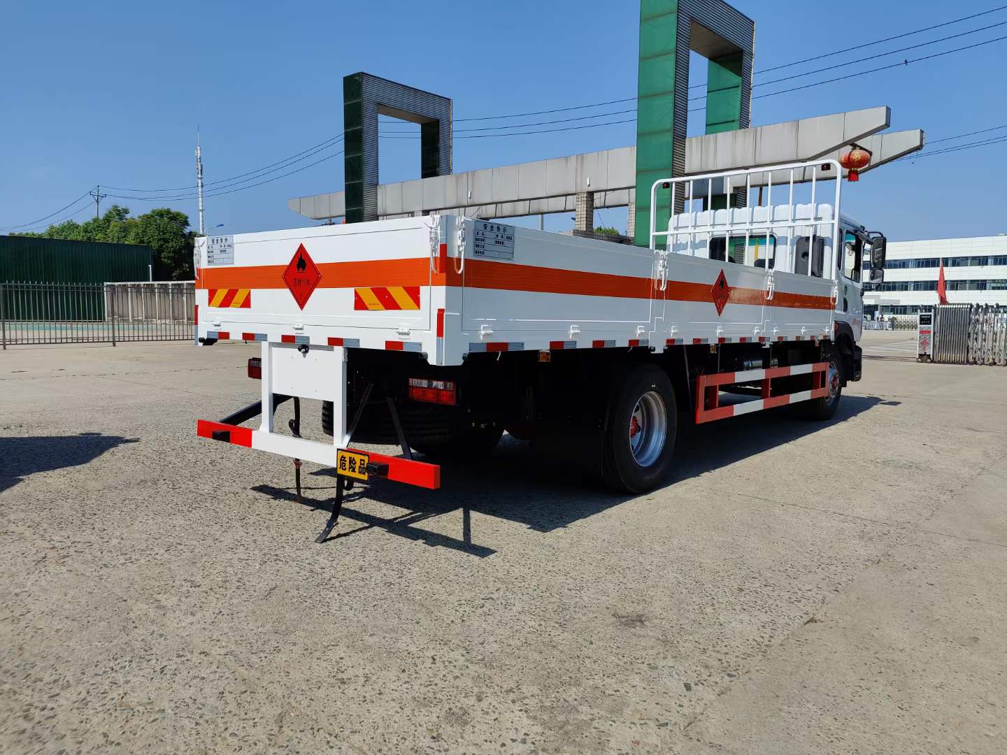 东风多利卡D9气瓶运输车  国六