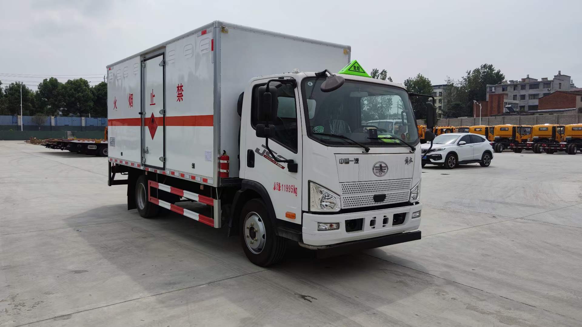 解放危险品仓栏式/厢式运输车  国六  危险品车