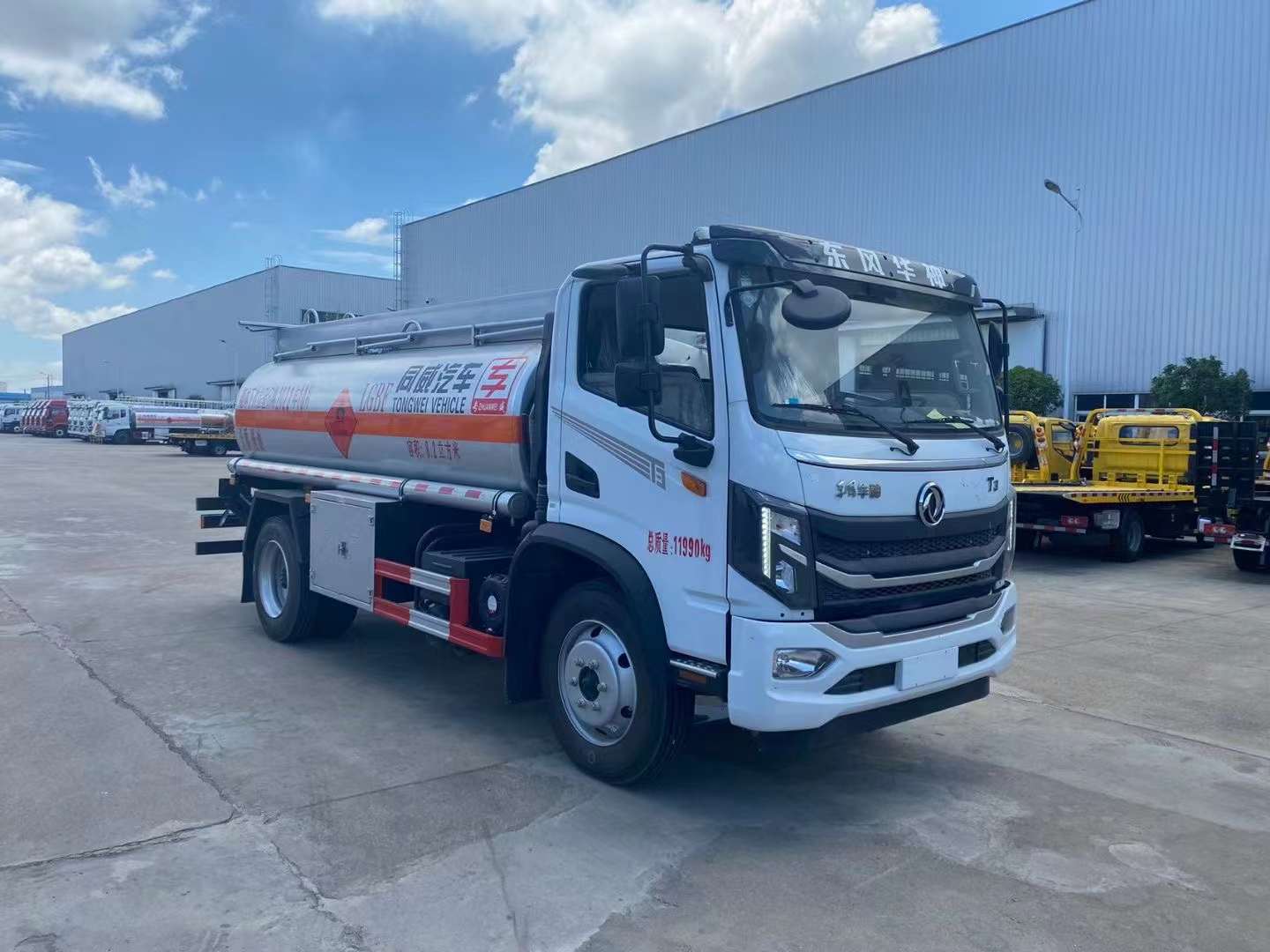 东风华神T3加油车  国六