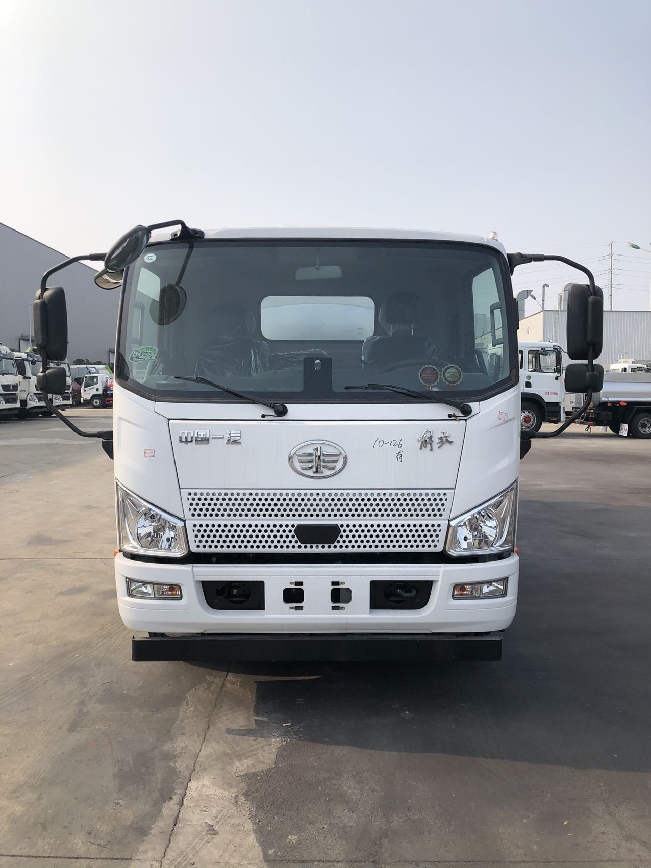 国六解放8吨加油车