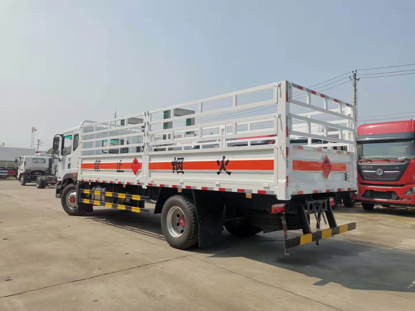 河南户气瓶运输车  国六  东风