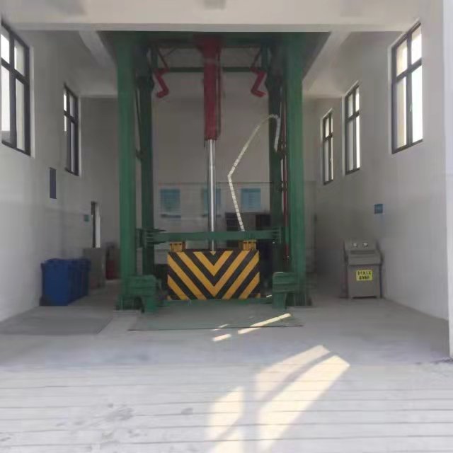 衡水MLDM-S型垂直四柱三缸式垃圾压缩设备山东明莱  垃圾箱  压缩垃圾车  勾臂垃圾箱