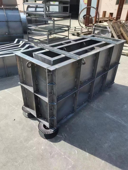 卵形水槽模具激光切割焊接保定驰立模具厂  矩形水渠模具  排水渠模具