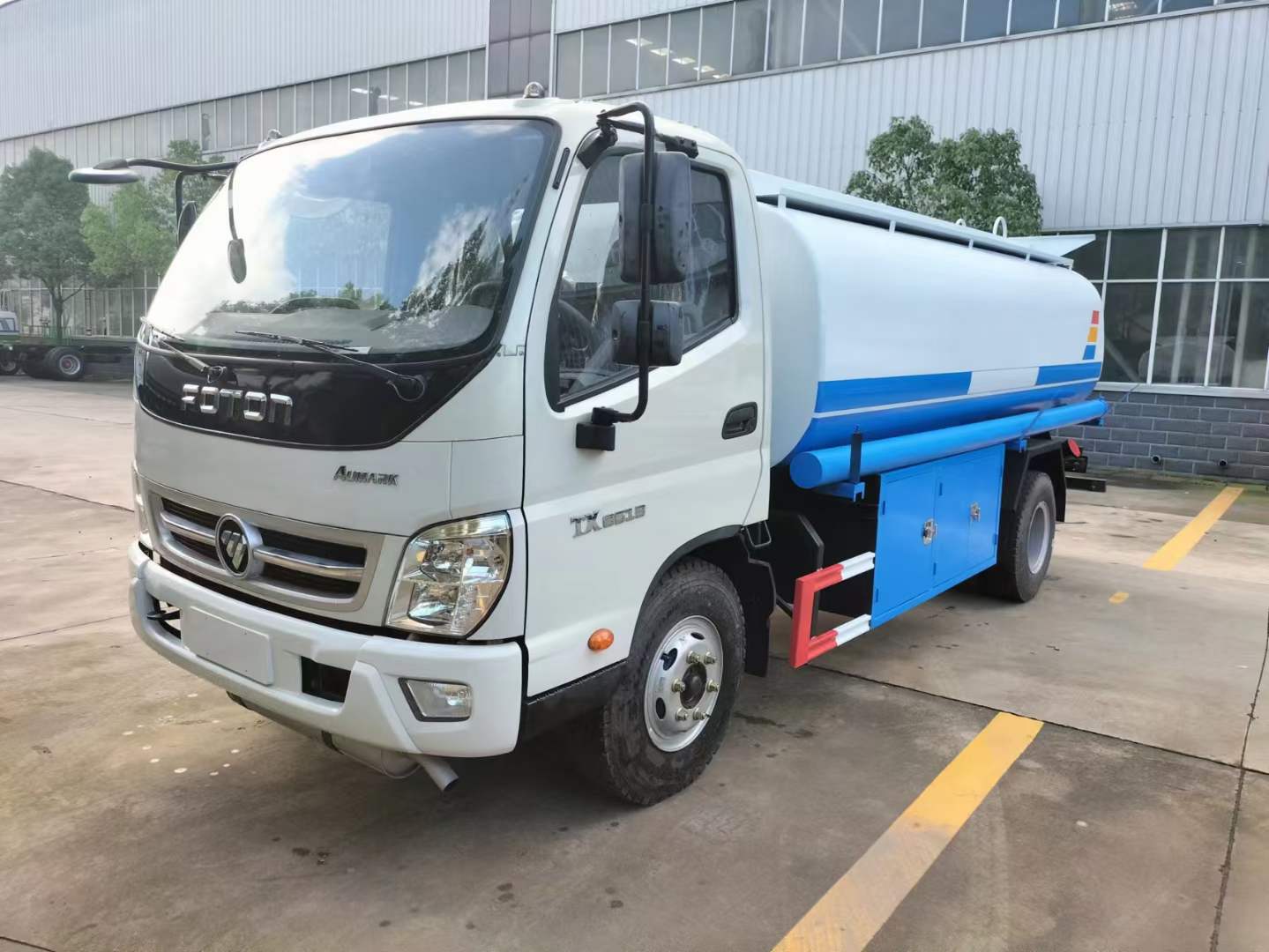 8吨油罐车 超便宜国三全新不上户8.5吨油罐车 国三油罐车  国三加油车