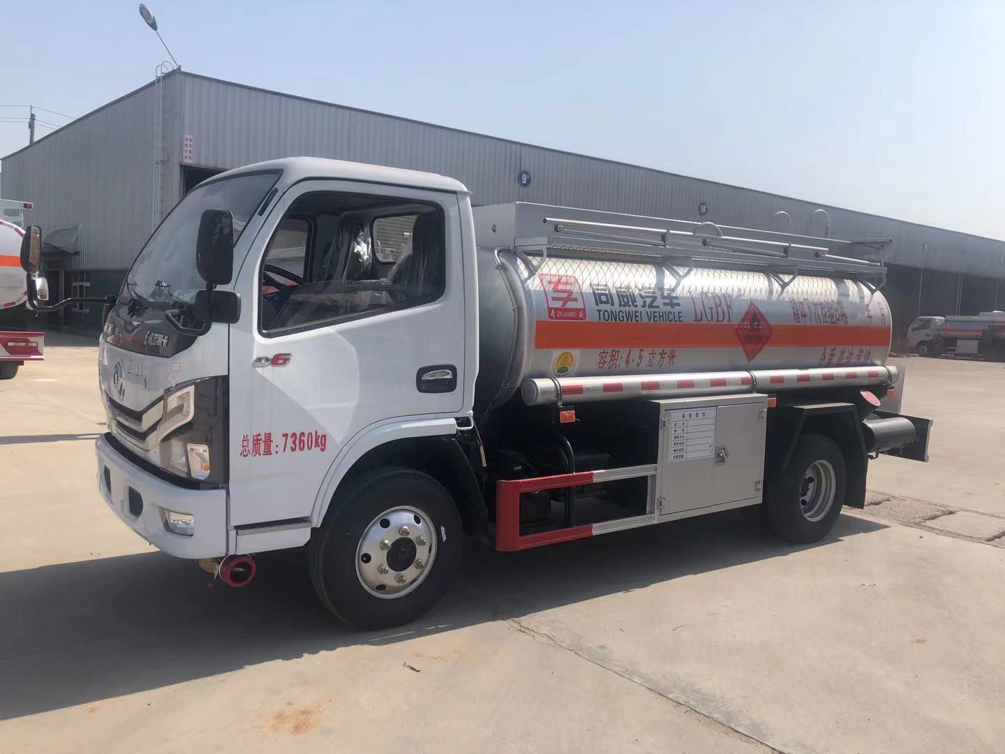 五吨油罐车 玉柴发动机 楚胜的车 价格不贵  五吨加油车  五吨运油车