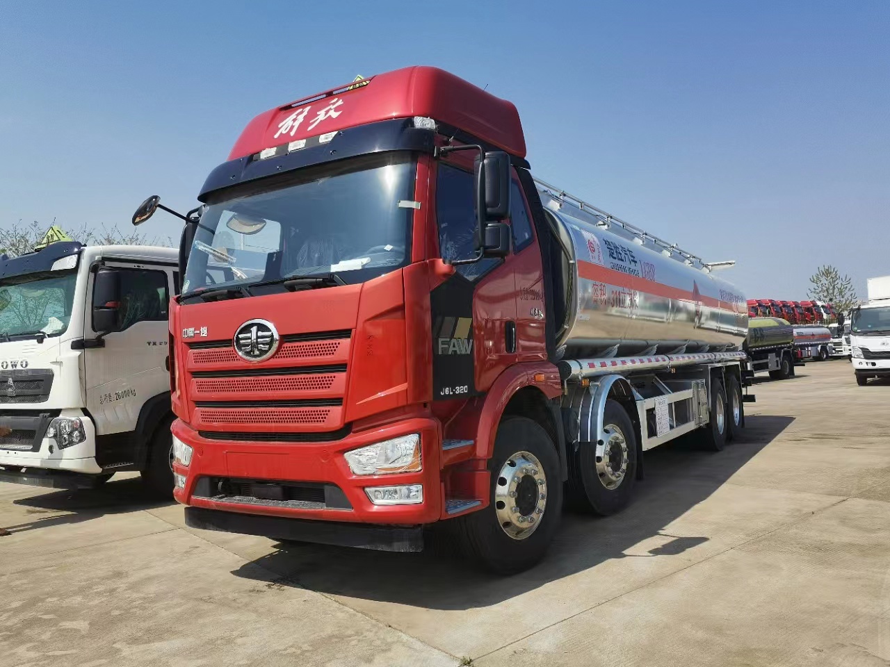 20吨油罐车 25吨油罐车 前四后八国六铝合金运油车  前四后八运油车