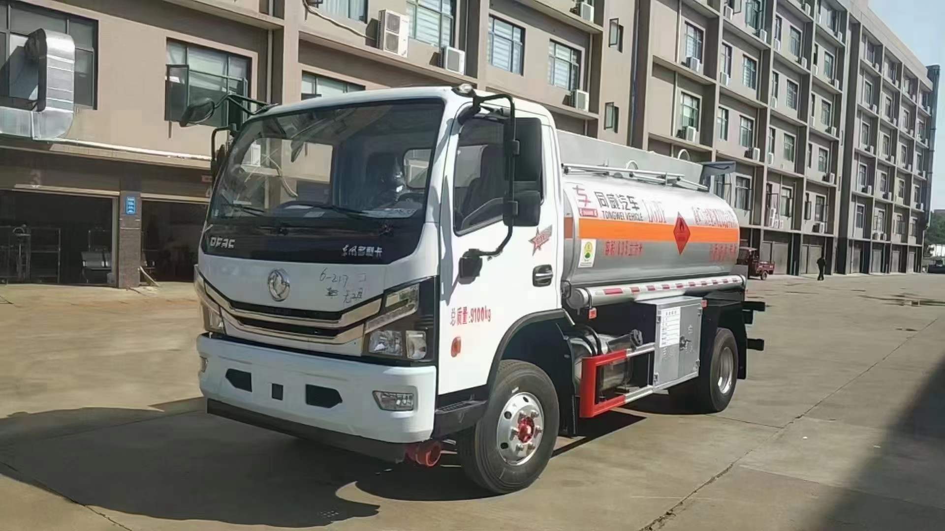 五吨油罐车 玉柴140马力 满载5吨油罐车 新款车  五吨加油车  五吨运油车